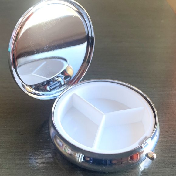 Make a Wish Fairy Dandelion Puff 3 Compartment Purse Travel Vitamin Pill Box - Picture 2 of 4